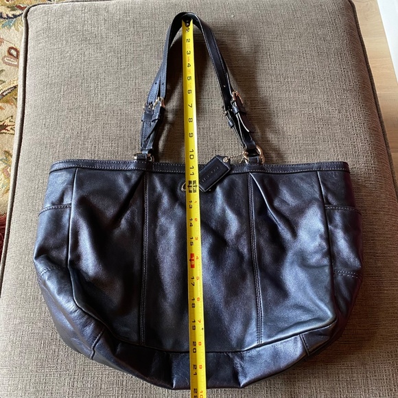 Ladies Coach handbag - Picture 10 of 14